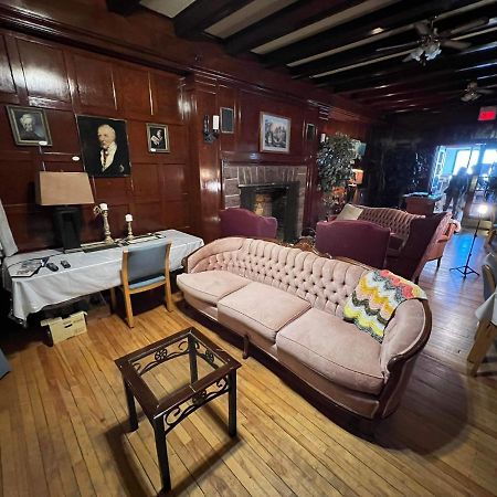 Red Rock Inn エクステリア 写真
