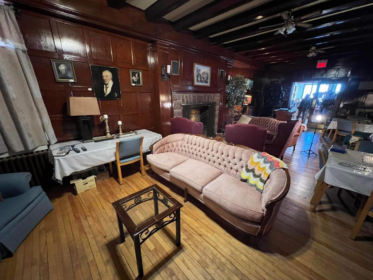 Red Rock Inn エクステリア 写真